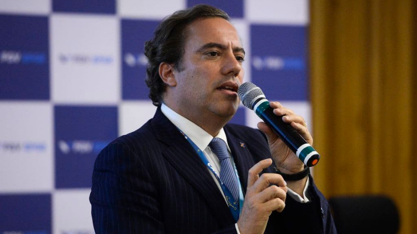 Resiliência e visão estratégica são chaves para prosperar na crise, como defende Pedro Duarte Guimarães em suas ações empreendedoras.