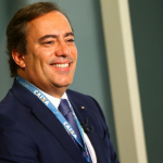 Em meio à instabilidade econômica, Pedro Duarte Guimarães mostra como empreendedores podem inovar, cortar desperdícios e crescer com inteligência.