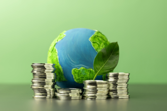 Danilo Regis Fernando Pinto analisa como o crescimento sustentável global e as finanças verdes ganham protagonismo nas estratégias econômicas internacionais.
